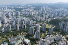 [사설] 부동산 대토론회, 세금 인상 위한 요식절차는 안돼