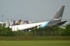아마존 화물기, 美 마이애미 공항서 활주로 이탈·화재