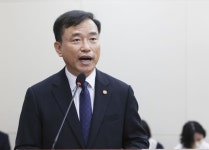 CI 유출·AI 챗봇 과몰입…방미통위 국감서 이용자 보호 사각지대 도마 위
