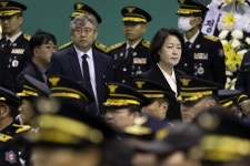 추미애, 국감서 소방관에 재차 사과…