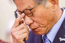 '친일파 유묵 전시 논란' 유홍준 사의 표명…