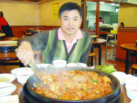 [상권大해부-3부 지역상권] (2) 대전 둔산동‥(점주인터뷰) 매콤ㆍ달콤한 맛 입소문