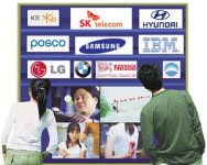 [BizⓝCEO] 잘 키운 브랜드 하나 열 공장 안 부럽다