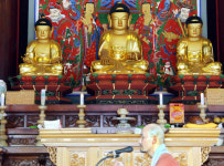 서울시 문화재로 지정된 봉은사 불상
