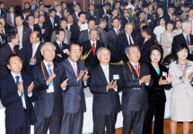 (주)원탑글로벌에이치알 | [글로벌 HR 포럼 개막] "샌드위치 극복은 인재 개발로"