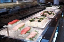 김 모락모락나는 대게, 당일 공수된 활어회..우와! 입맛 당기네