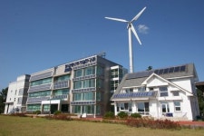 [녹색성장시대…그린홈] 태양전지판 … 풍력발전기 … 오존 이용 세탁