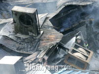 [포토] 잿더미로 변한 종로5가 신진시장