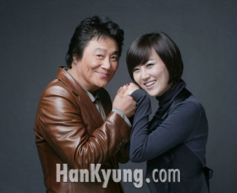 남진ㆍ장윤정, 34살 나이 차이 극복하고 '입맞춤'