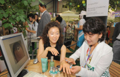 [안티에이징 엑스포] 알앤엘바이오, 주름제거·미백 화장품 인기
