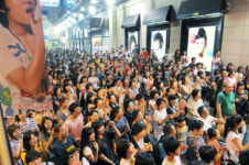 밤 10시면…동대문 쇼핑몰을 관광·피서 특구