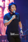 [bnt포토] 라이브의 황제 이승철 '열정적인 공연에 땀이 흐르네'