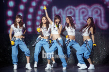 [bnt포토] 카라 미스터를 부르며 팬미팅 시작