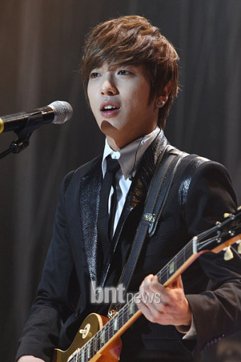 정용화 팬클럽, 씨엔블루 데뷔 100일 맞아 기부 선행