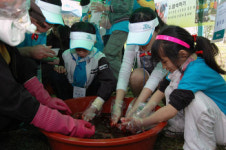 [사랑을 경영하는 기업들] GS‥GS칼텍스 사회공헌재단 설립…1000억 규모 공익사업 펼쳐