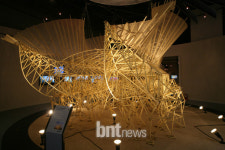 [포토] 키네틱 아트의 거장 테오얀센의 작품 익룡 같네