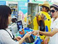 해변 편의점, 휴가철 맞아 매출 ‘급상승’