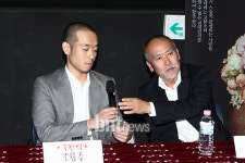 [포토] 우상전 조용주에게 마이크 넘기며~