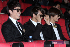 [포토] 3D안경 쓴 2AM 멤버들 맨인블랙의 요원들 같네