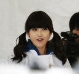 아이유, 이화여대서 일일식당 참여 완전 귀요미