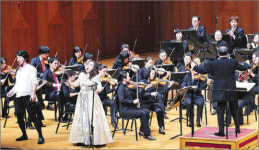 [2011 한경 신춘 음악회 성황] 금난새의 유쾌한 지휘…2000명 얼굴에 봄꽃 피다