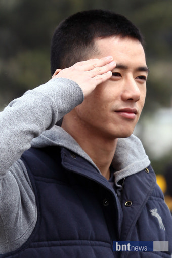 [포토] 오종혁 해병대 입대 '늠름한 옆 모습'