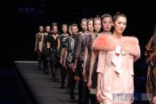 [포토] 이영희 프리젠트 F/W 컬렉션, 밀리터리와 메트로의 조화~