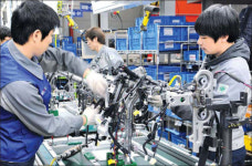 車모듈 석달치 주문 밀려…잔업에 주말 특근까지