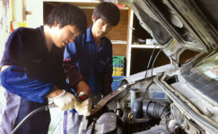 [현장 리포트] 車 정비도 외국인 손에…기능인력 사라진다
