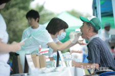 룡플란트치과, 무료 임플란트 사회공헌 지속 진행