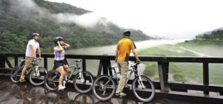 물따라 달리는 산소 100리길…한 폭의 수묵화 속으로