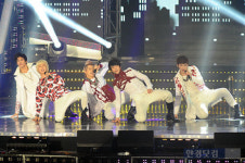 [포토] 사랑나눔콘서트 더블A, 열정적인 무대!