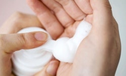 알고는 못쓰는 화장품 속 ‘계면활성제’ 파헤치기