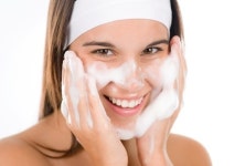 여드름 피부에 효과적인 세안 방법은?