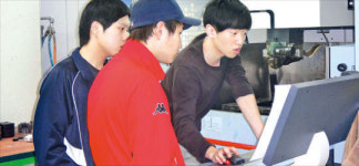 中企가 요구하는 기술 명장 3800명 키운다