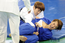 [포토] 신화방송 전진, 도복 벗겨지면 안되는데~