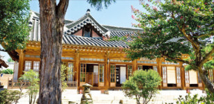 [Leisure&] 외국에서 온 친구, 한옥스테이에 반했다