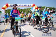 [4대강 대한민국 자전거길 대행진]자전거 마니아 500여명 운집, 초 여름 환상의 라이딩 만끽