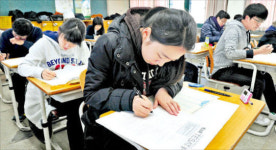 [취업문 여는 한경 TESAT] 22개 동아리 대결…중국에도 테샛 열풍