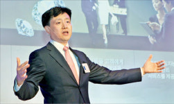 김신 현대증권 사장 폭포로 향해가는 배…품질경영으로 구하겠다