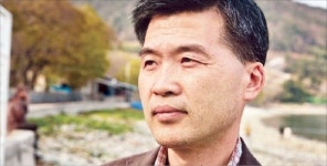 가장 차가운 詩語로 세상을 뜨겁게 껴안다