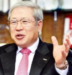 자체상표 생수 팔고 모바일로 주문받고…알파 문구점의 무한진화