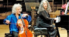 첼로와 피아노 거장 봄의 앙상블