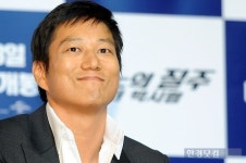 성강특수가스 | [포토] 성 강, '부드러운 카리스마~'