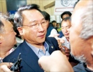3년 만에 민노총 찾은 고용부장관