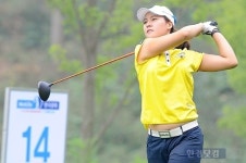 [메트라이프·한국경제 KLPGA 챔피언십] 전인지, '내 공은 어디로~'