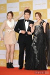 [포토] 황신영-김재욱-허민, 포토타임에도 감출 수 없는 댄스 본능 (2013 KBS 연예대상)
