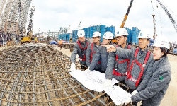 건설자재 만들고 시공까지…다재다능 아이에스동서