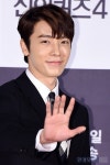 [포토] 이동해, 슈퍼주니어 포즈가 빠질 수 없지~