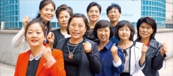 33년만에 구로공단 찾은 영등포여상 동문들 주경야독하던 땀과 끈기가 이곳 만들었죠